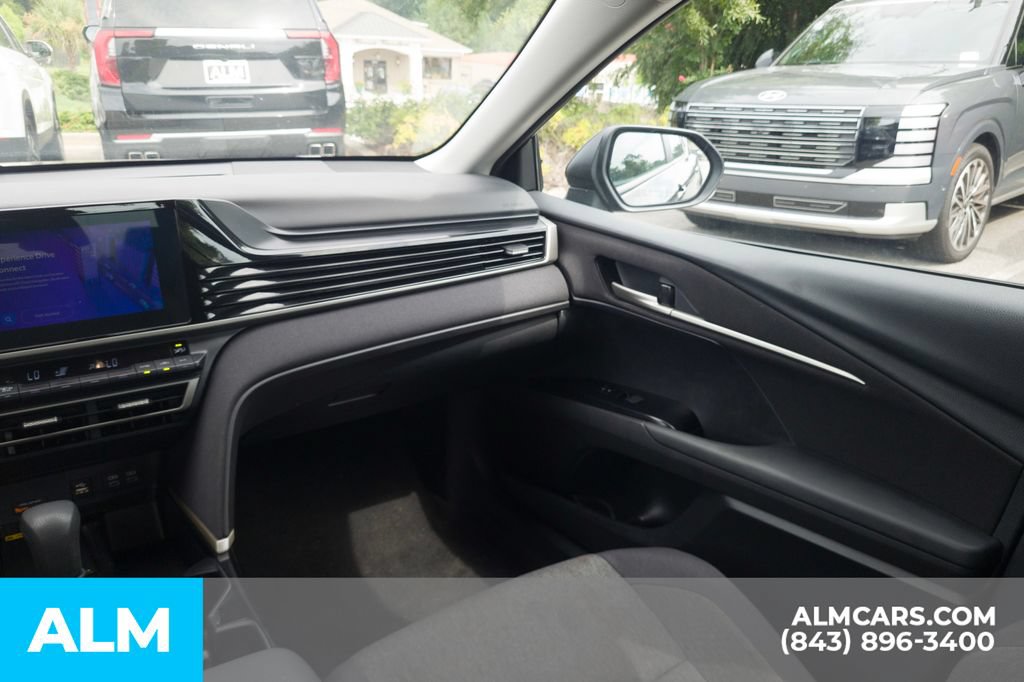 Used 2025 Toyota Camry LE FWD image 18