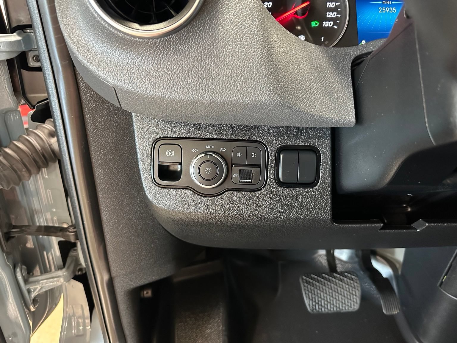 Used 2021 Mercedes-Benz Sprinter 2500 image 24