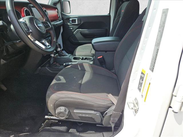 Used 2023 Jeep Wrangler Unlimited Rubicon AWD/4WD image 15