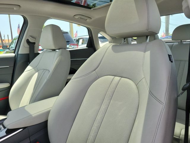 Certified 2022 Hyundai Sonata Limited FWD image 16