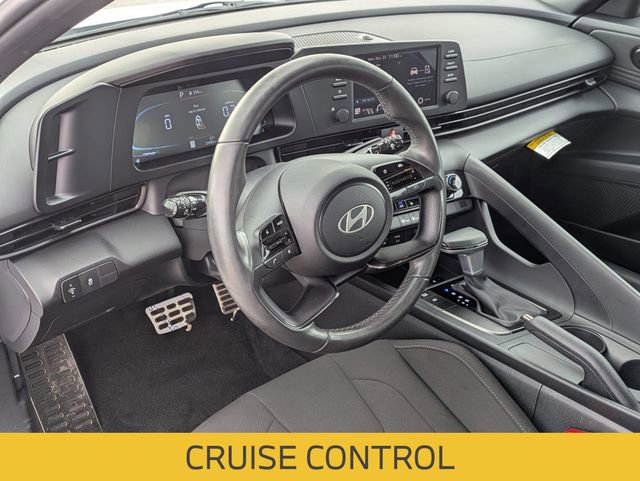 Used 2025 Hyundai Elantra Sport image 14