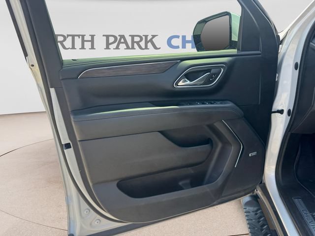 Used 2023 Chevrolet Tahoe Z71 w/ Luxury Package AWD/4WD image 10