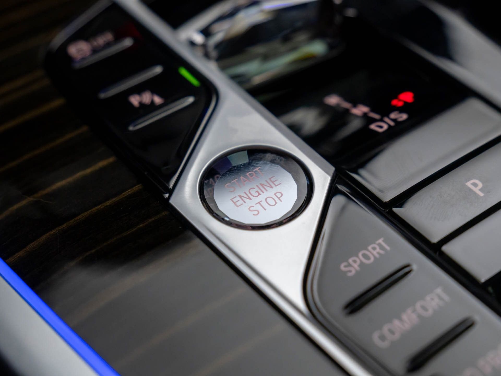 Used 2025 BMW X7 M60i image 30