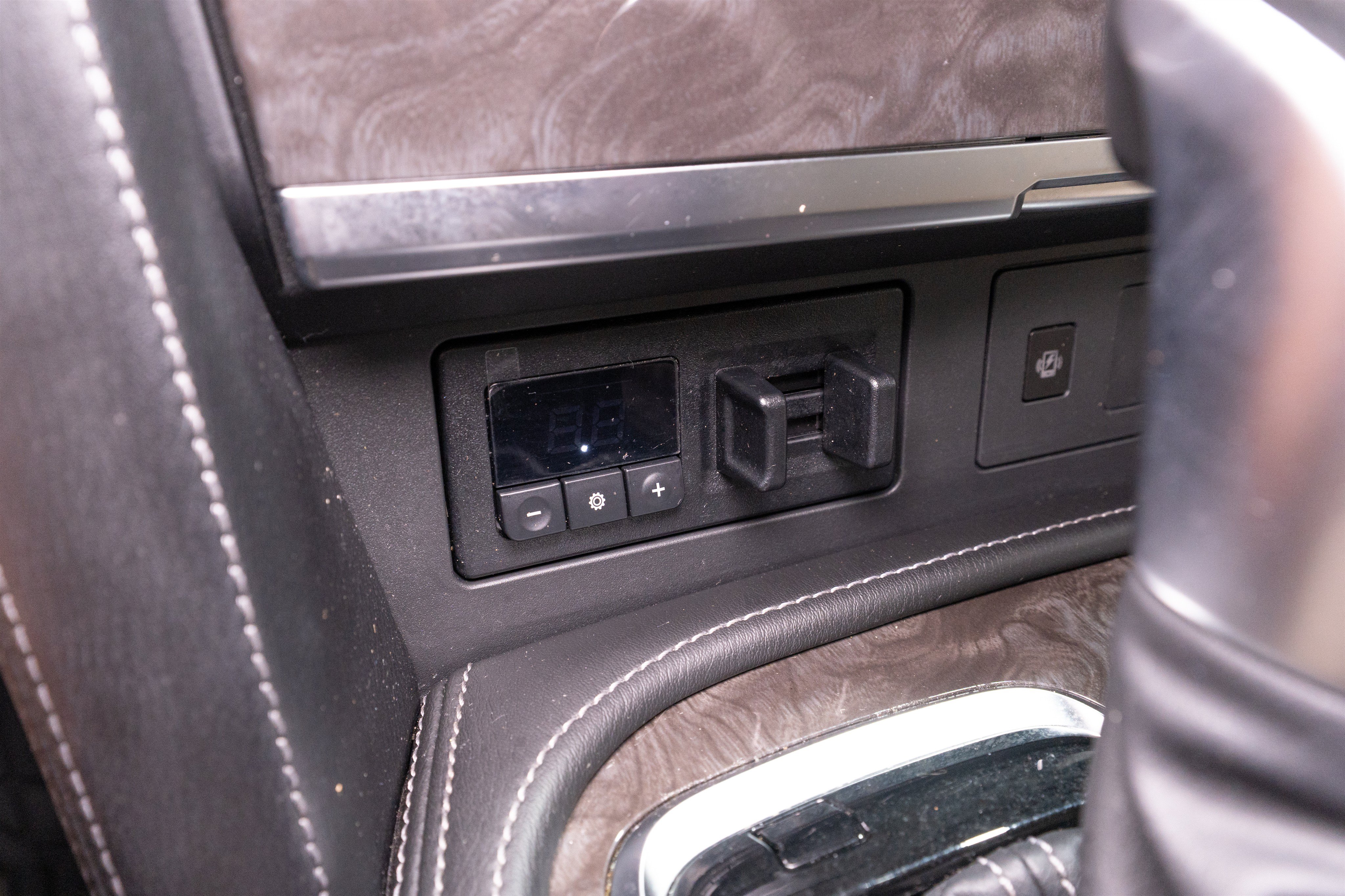 Used 2022 Nissan Armada Platinum RWD image 24