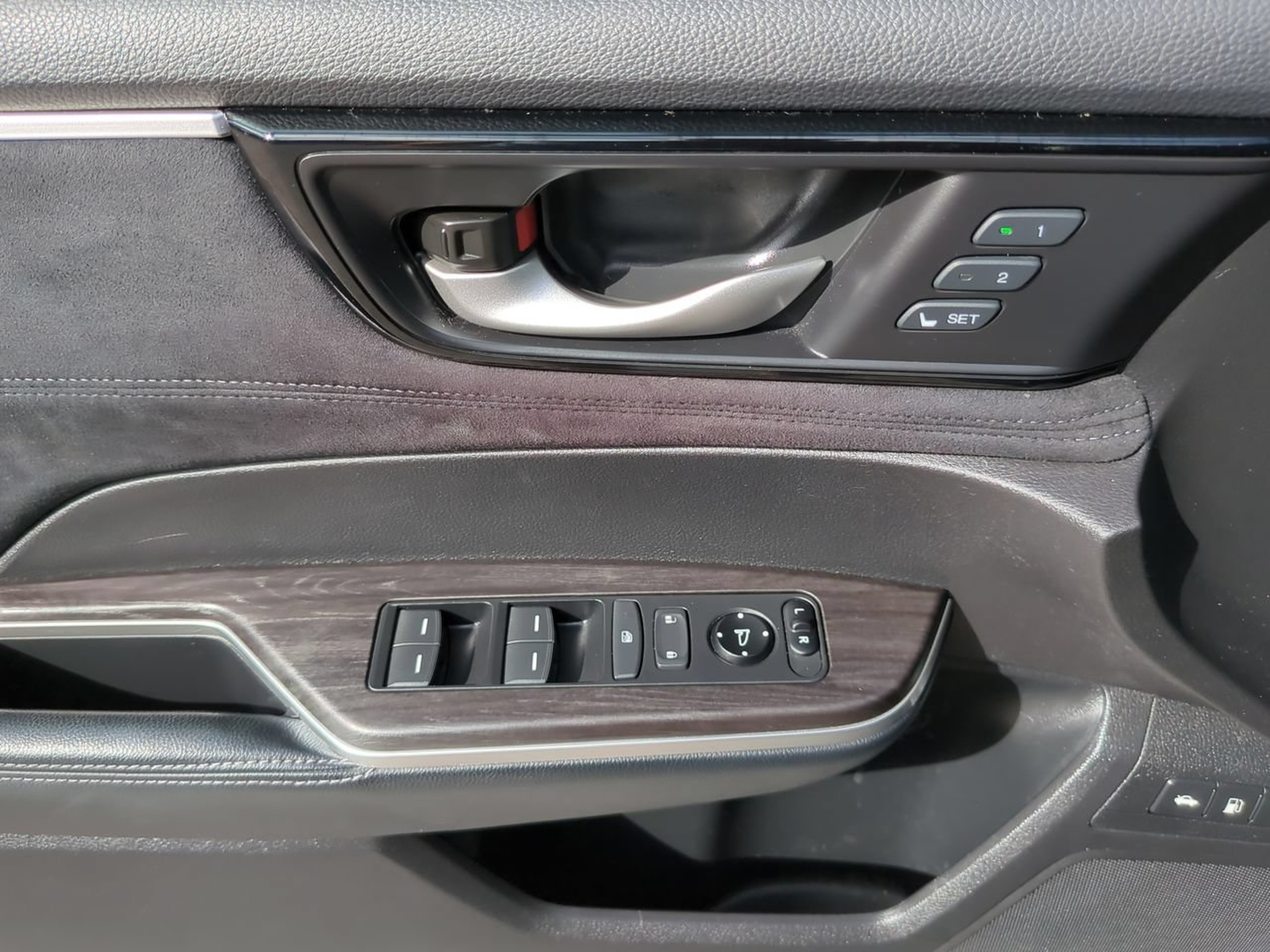 Certified 2018 Honda Clarity Touring image 17