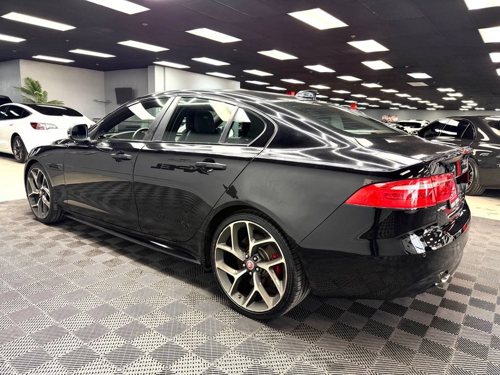 Used 2018 Jaguar XE S RWD image 9
