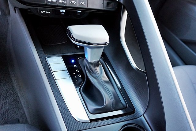 Certified 2026 Hyundai Elantra Sport FWD image 40