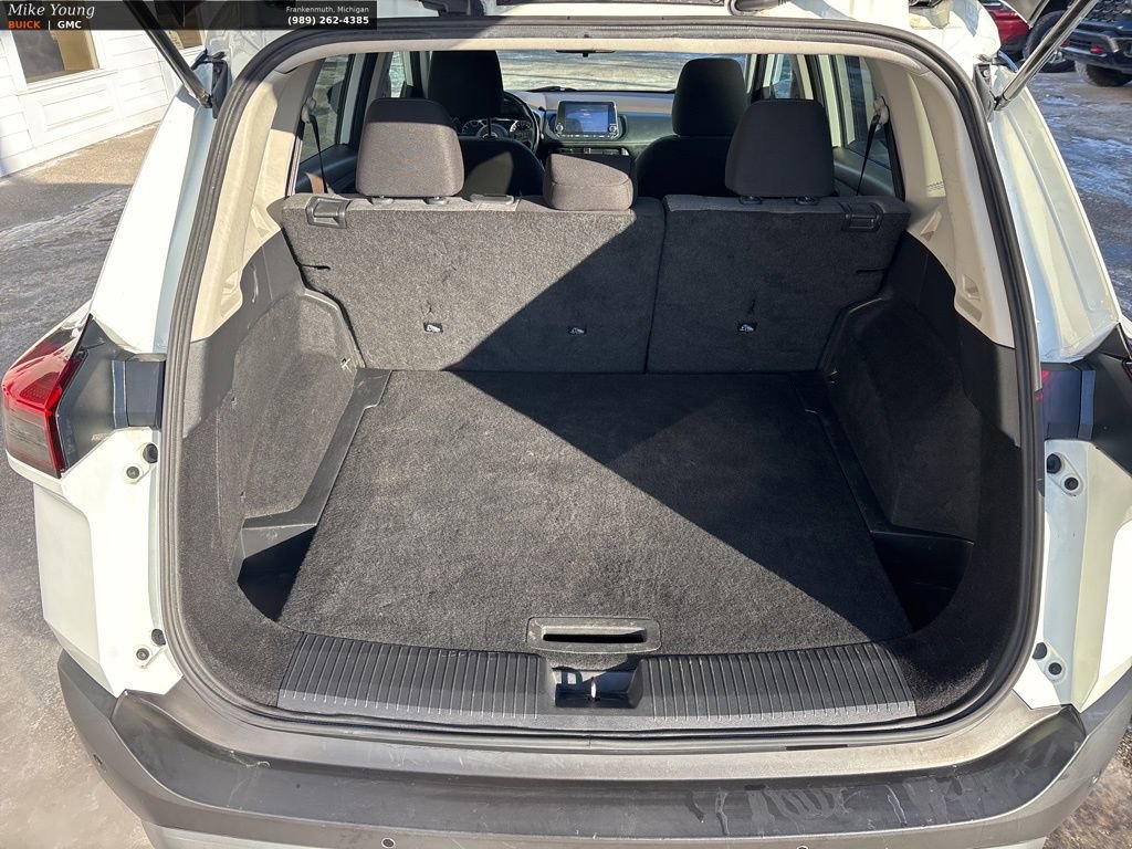 Used 2022 Nissan Rogue S image 10