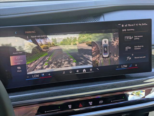 Used 2025 BMW i7 eDrive50 w/ Premium Package image 14