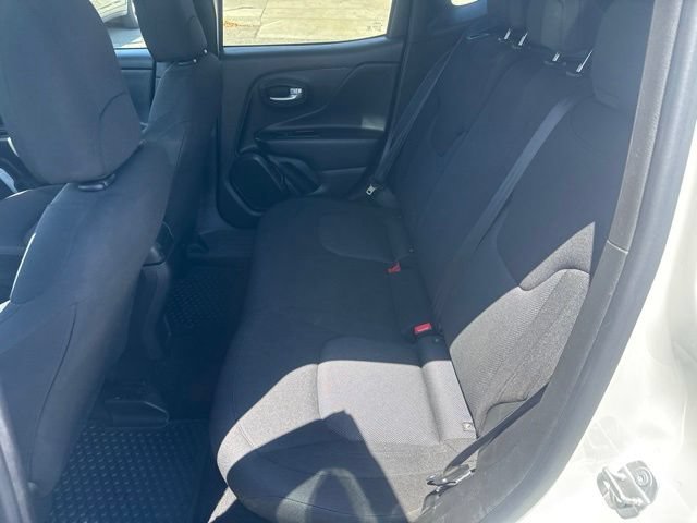 Certified 2023 Jeep Renegade Latitude AWD/4WD image 24