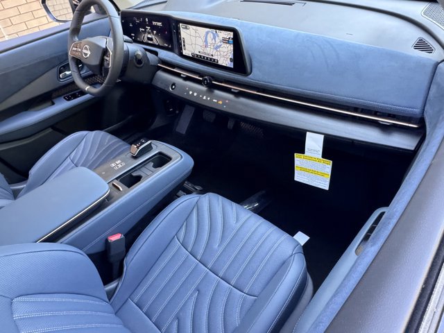 New 2025 Nissan Ariya Platinum image 15