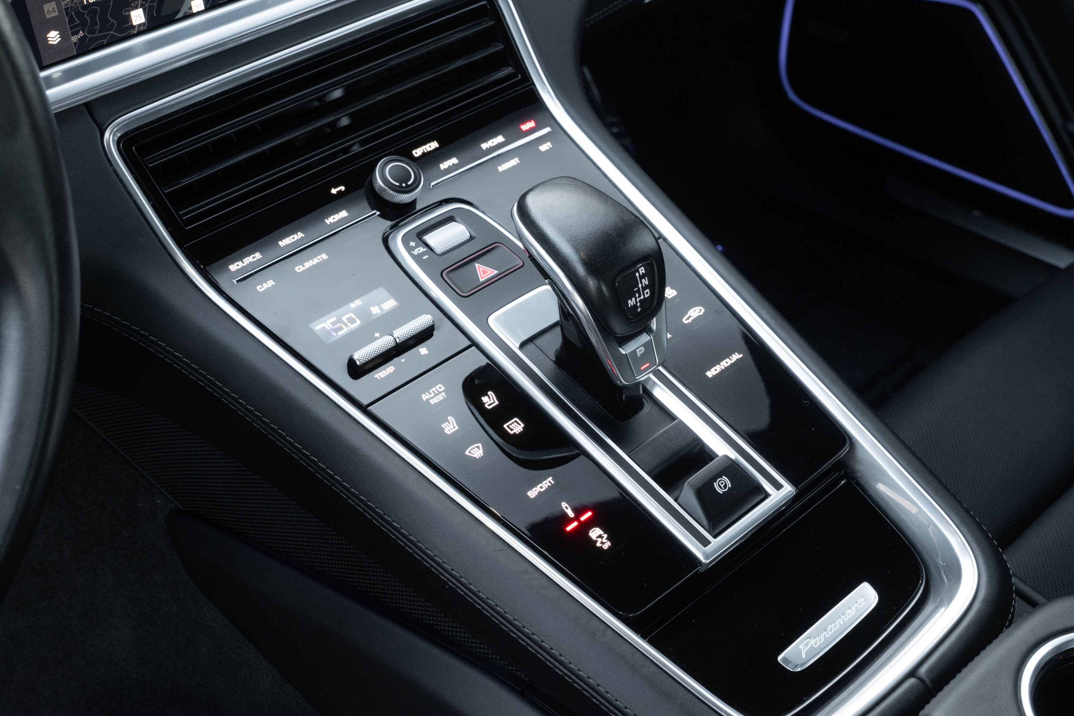 Used 2023 Porsche Panamera 4 image 17