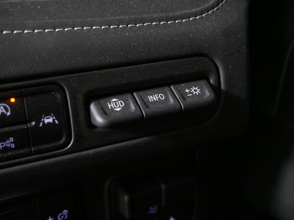 Used 2023 GMC Yukon XL Denali Ultimate AWD/4WD image 18