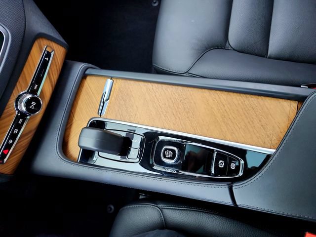 Certified 2023 Volvo XC90 T8 Plus w/ Protection Package Premier AWD/4WD image 23