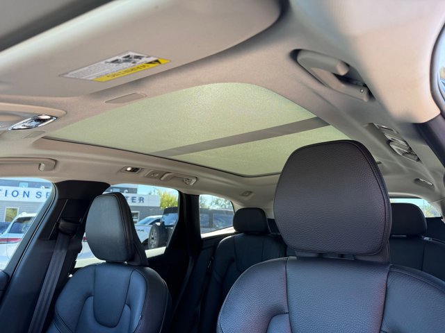 Used 2020 Volvo XC60 T5 Momentum image 17