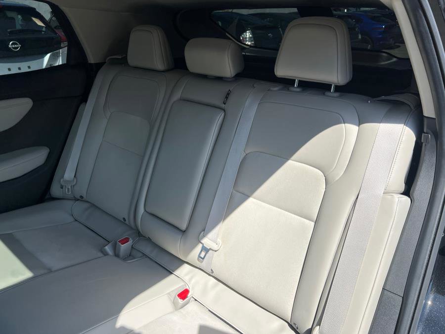 Used 2024 Nissan Ariya FWD image 45