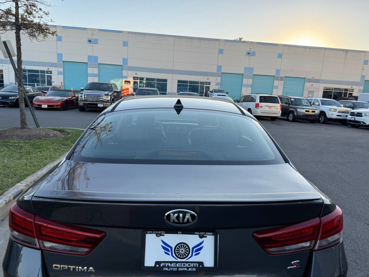 Used 2018 Kia Optima S image 11