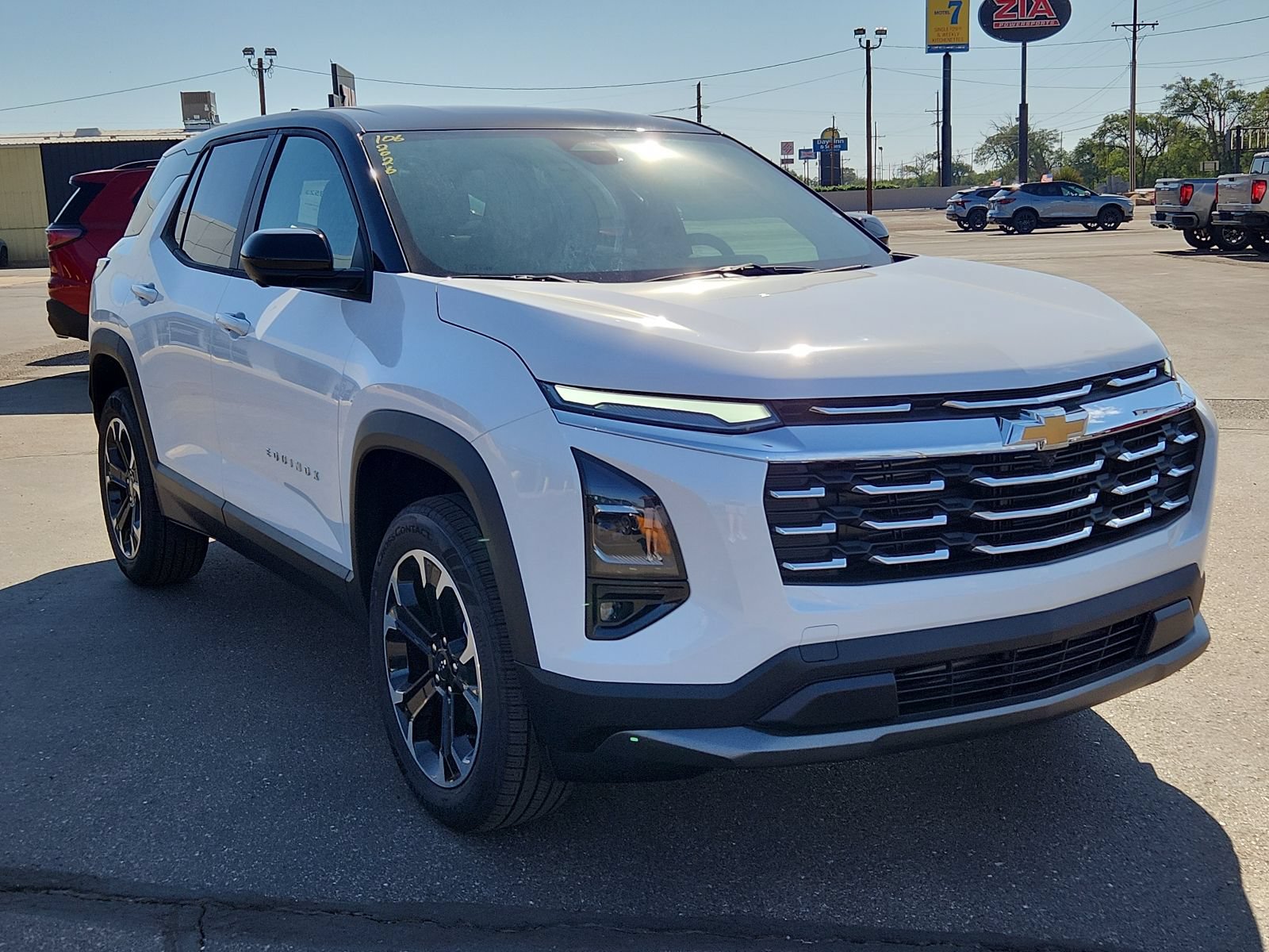 New 2027 Chevrolet Equinox LT w/ Safety and Technology Package FWD image 5