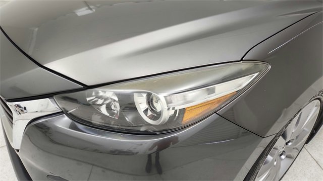 Used 2018 MAZDA MAZDA3 Touring image 10