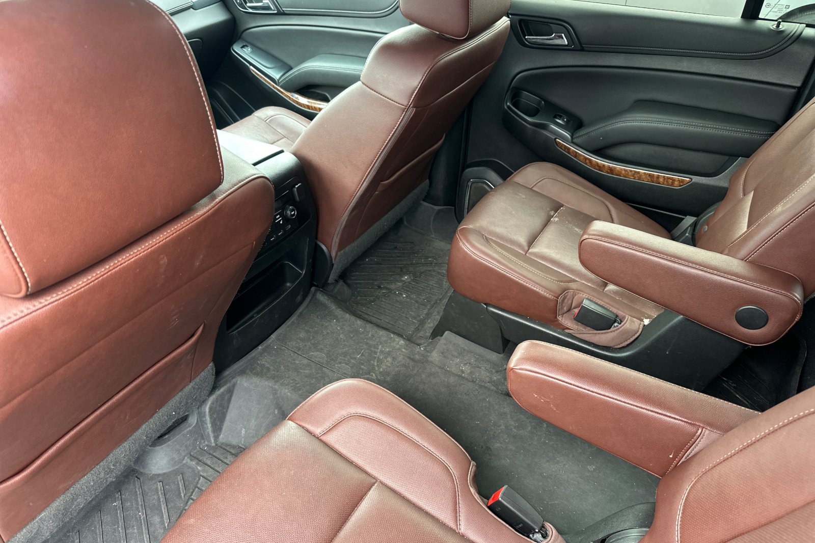Used 2019 Chevrolet Suburban Premier w/ Premier Plus Edition AWD/4WD image 14