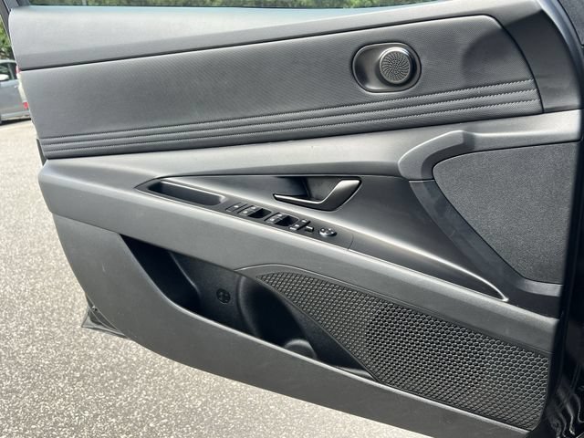 Certified 2025 Hyundai Elantra SEL FWD image 32