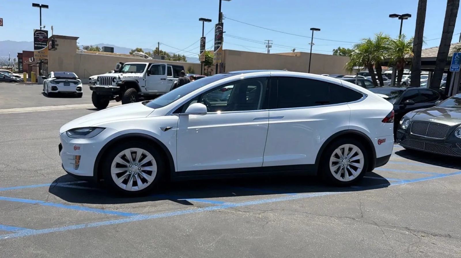 Used 2017 Tesla Model X 75D AWD/4WD image 4
