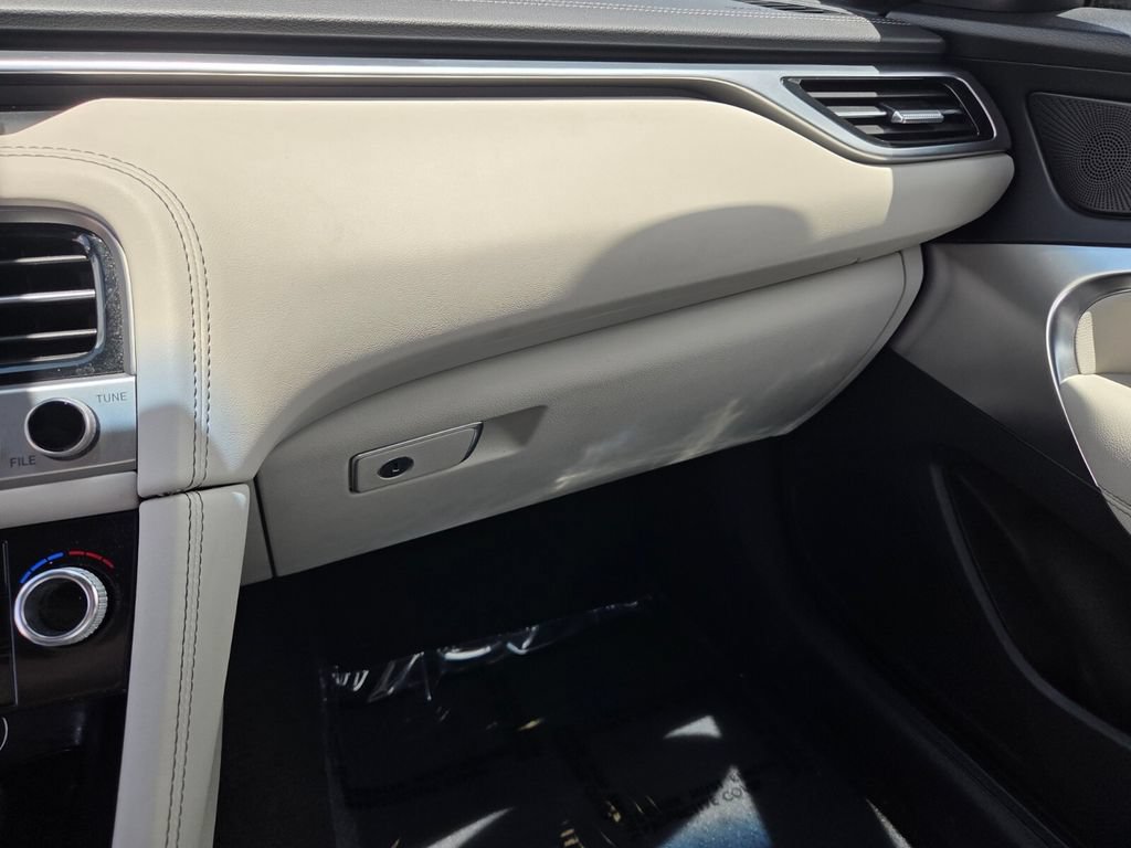 Used 2025 Genesis G70 2.5T RWD image 24