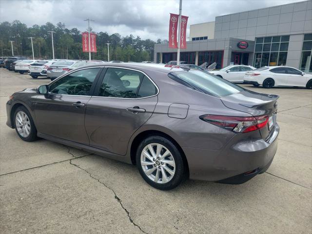 Certified 2023 Toyota Camry LE image 3