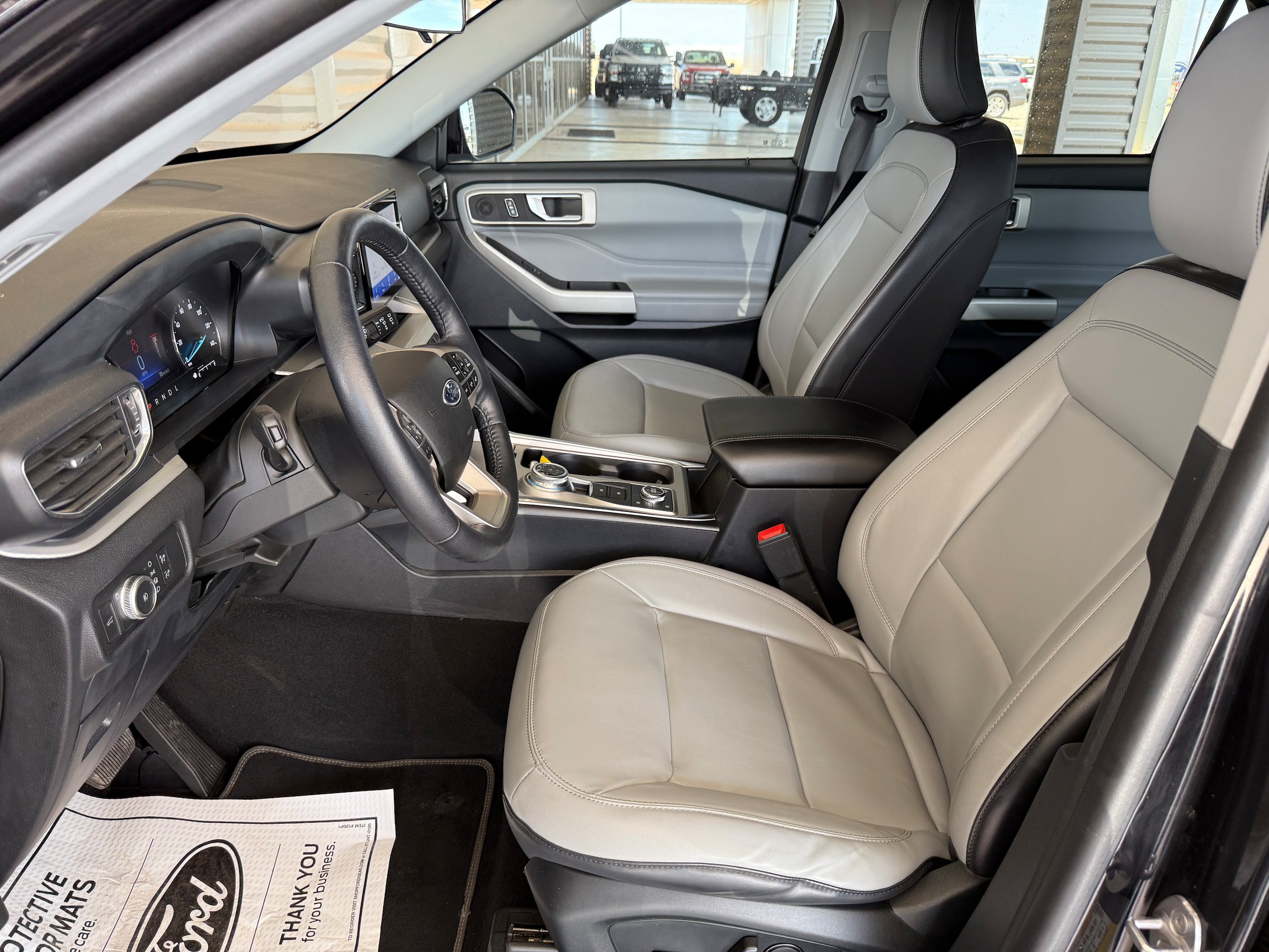 Used 2021 Ford Explorer XLT w/ Equipment Group 202A AWD/4WD image 9