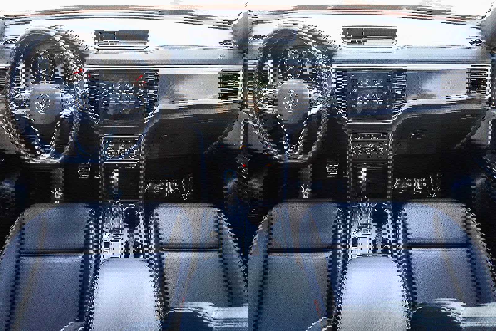 Used 2020 Volkswagen Atlas Cross Sport SE w/ Panoramic Sunroof Package image 13