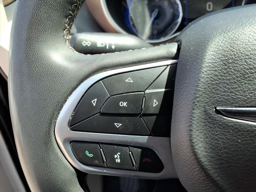 Used 2022 Chrysler Voyager LX FWD image 25