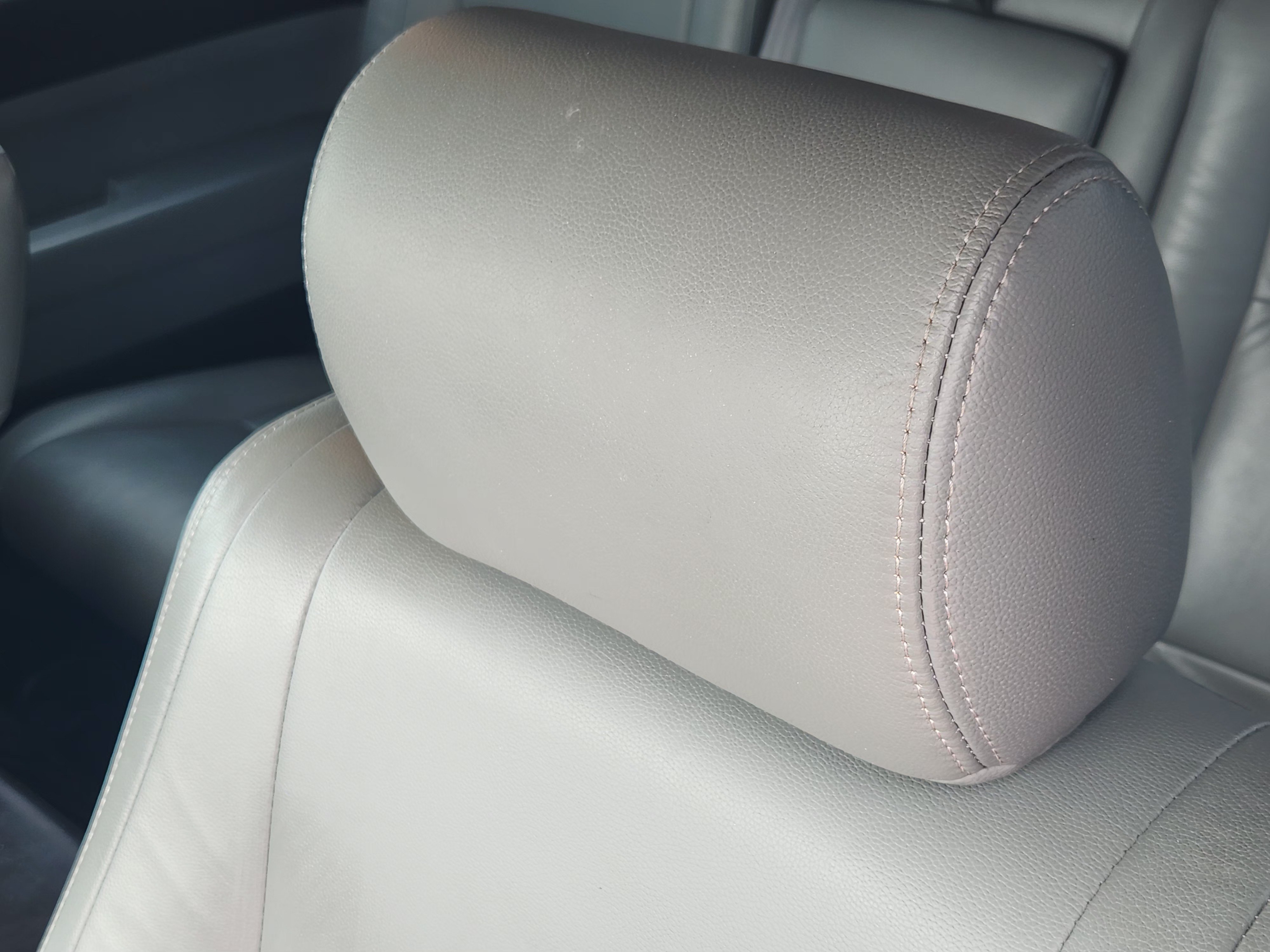 Used 2018 Toyota Sequoia SR5 RWD image 15