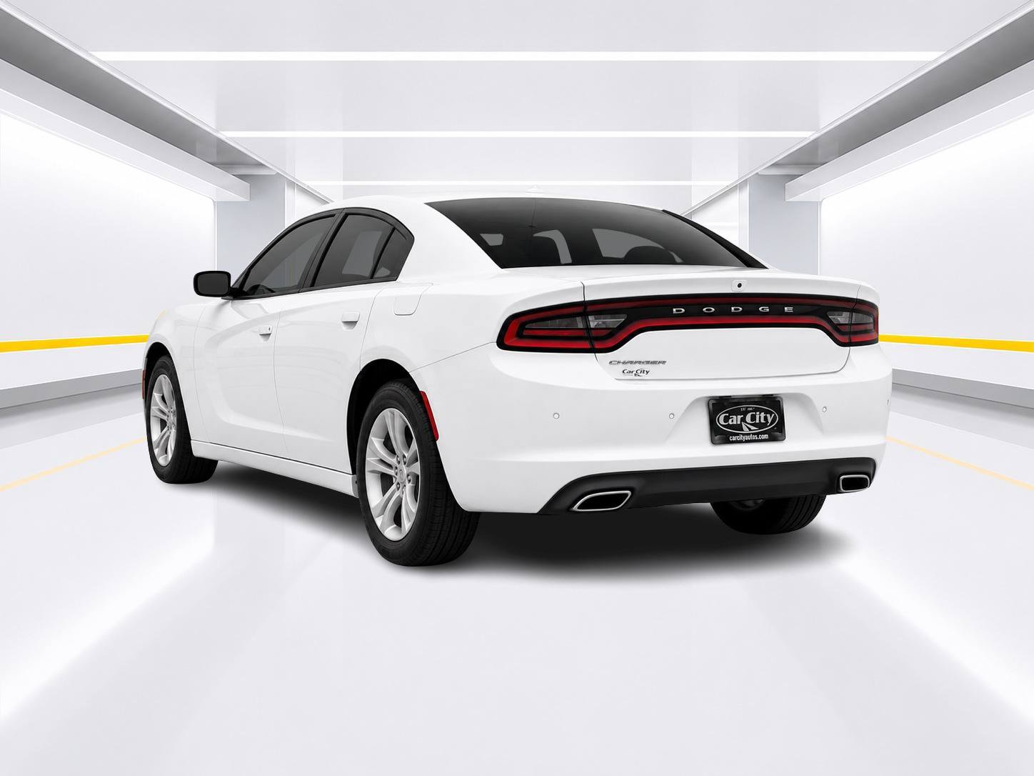 Used 2019 Dodge Charger SXT RWD image 3