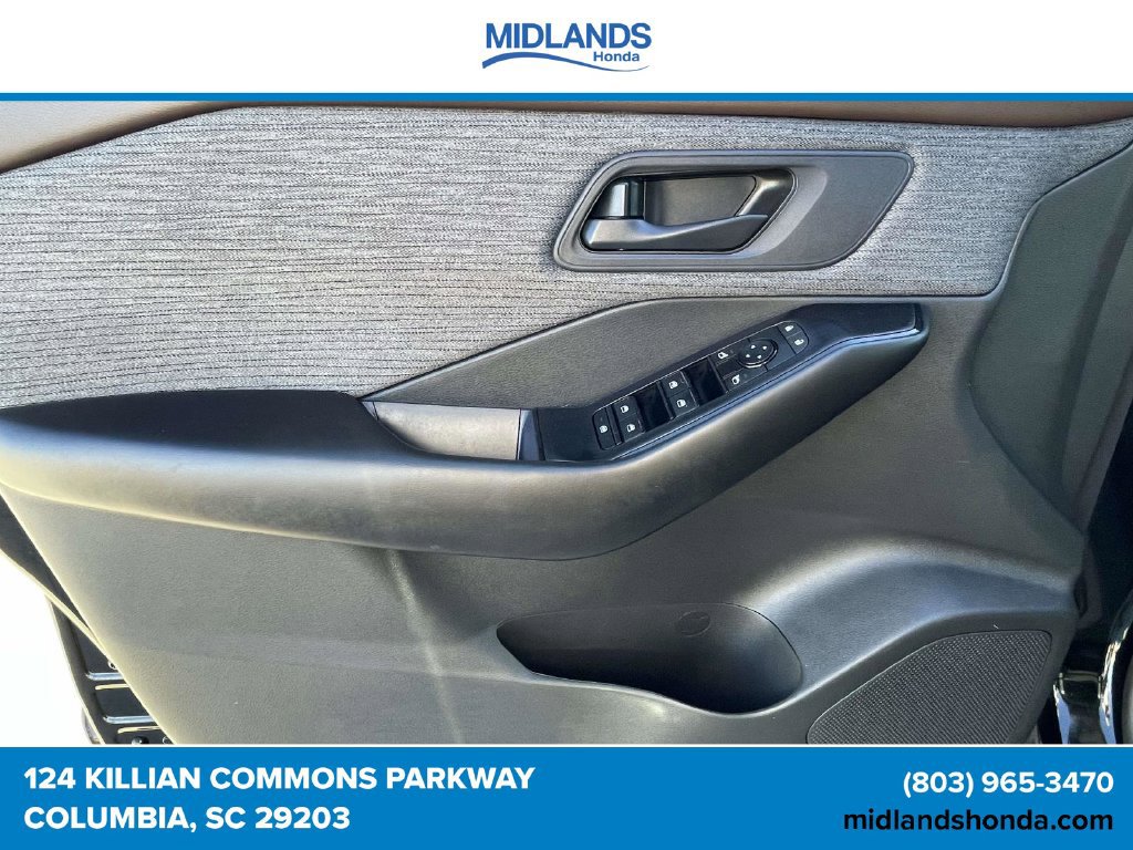 Used 2023 Nissan Rogue S AWD/4WD image 15