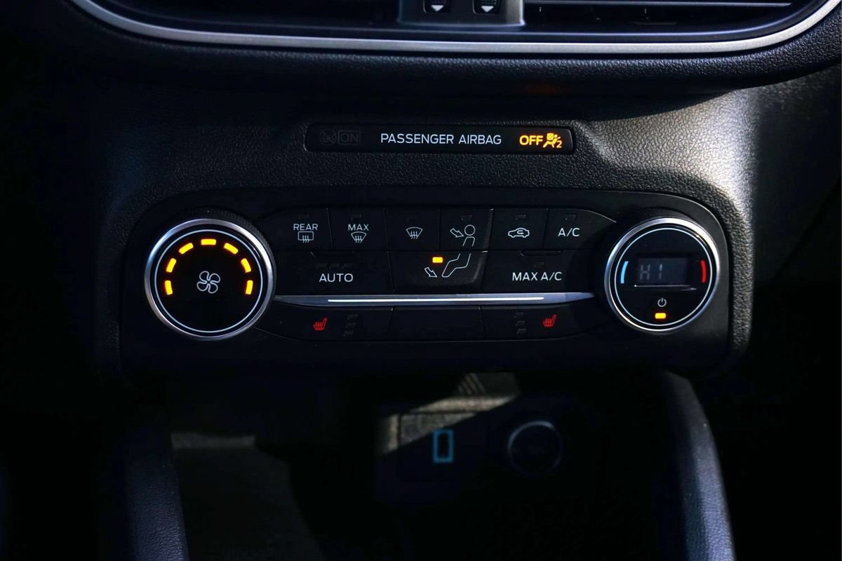 Used 2020 Ford Escape SE FWD image 24