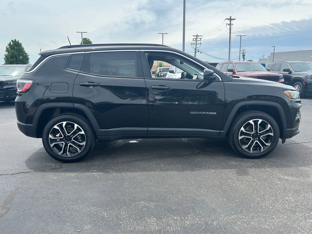 Certified 2022 Jeep Compass Limited AWD/4WD image 8