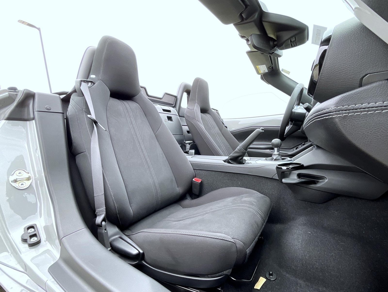 New 2026 MAZDA MX-5 Miata Club w/ Weather Package RWD image 17