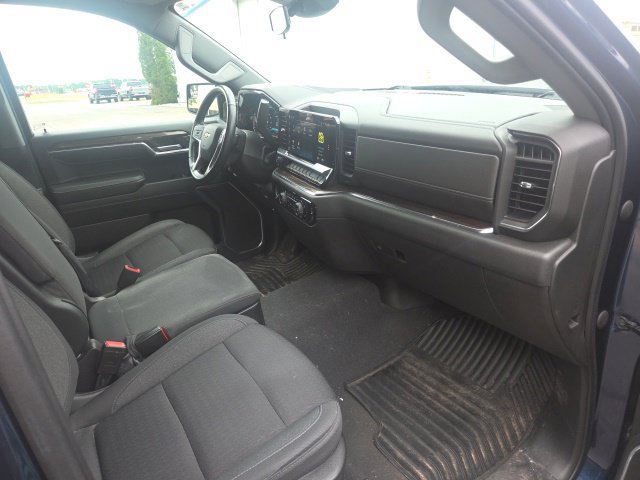 Used 2023 Chevrolet Silverado 1500 LT AWD/4WD image 29