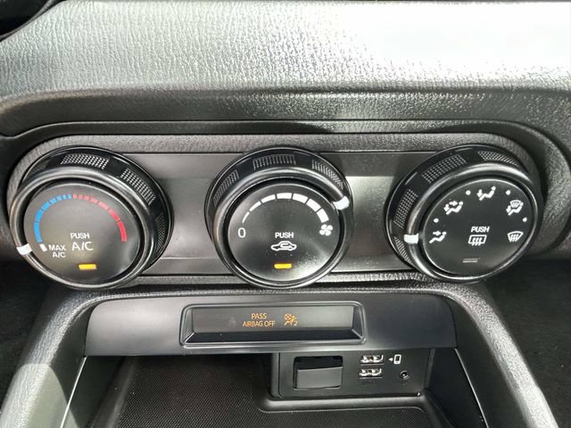 Used 2023 MAZDA MX-5 Miata Sport RWD image 28