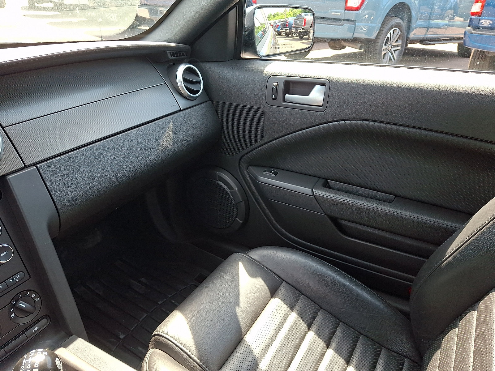 Used 2008 Ford Mustang Shelby GT500 RWD image 16