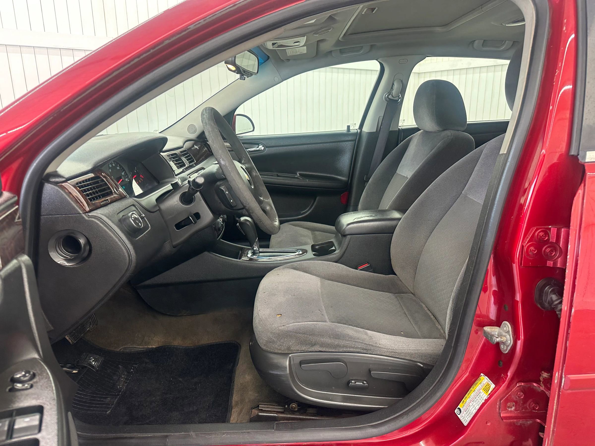 Used 2015 Chevrolet Impala LT w/ LT Sunroof Package image 11