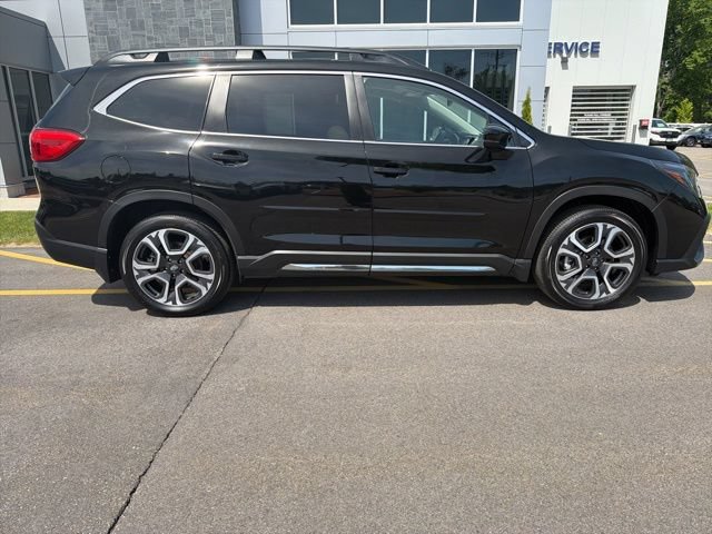 Used 2024 Subaru Ascent Limited w/ Technology Package AWD/4WD image 4