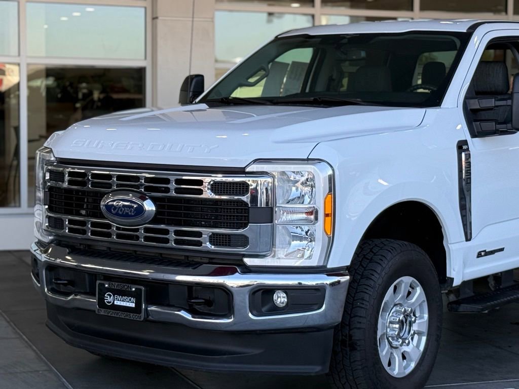 Used 2023 Ford F350 XLT image 3