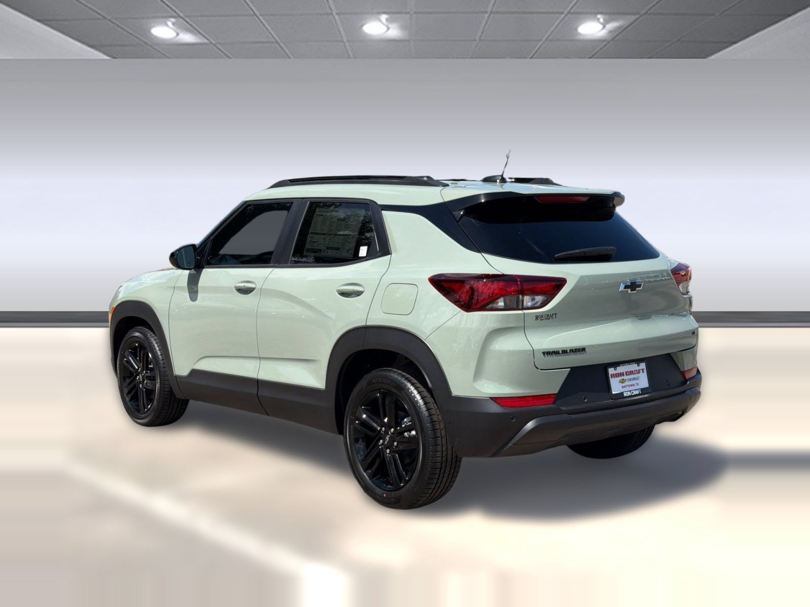 New 2026 Chevrolet TrailBlazer LT w/ Midnight Edition FWD image 3