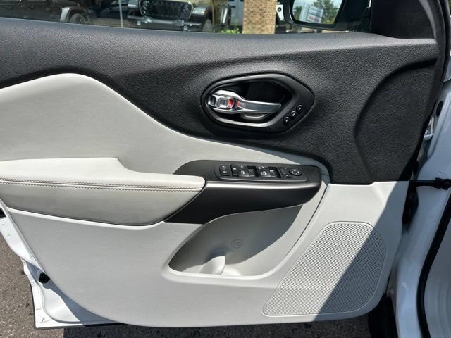 Used 2019 Jeep Cherokee Limited w/ Luxury Group AWD/4WD image 29