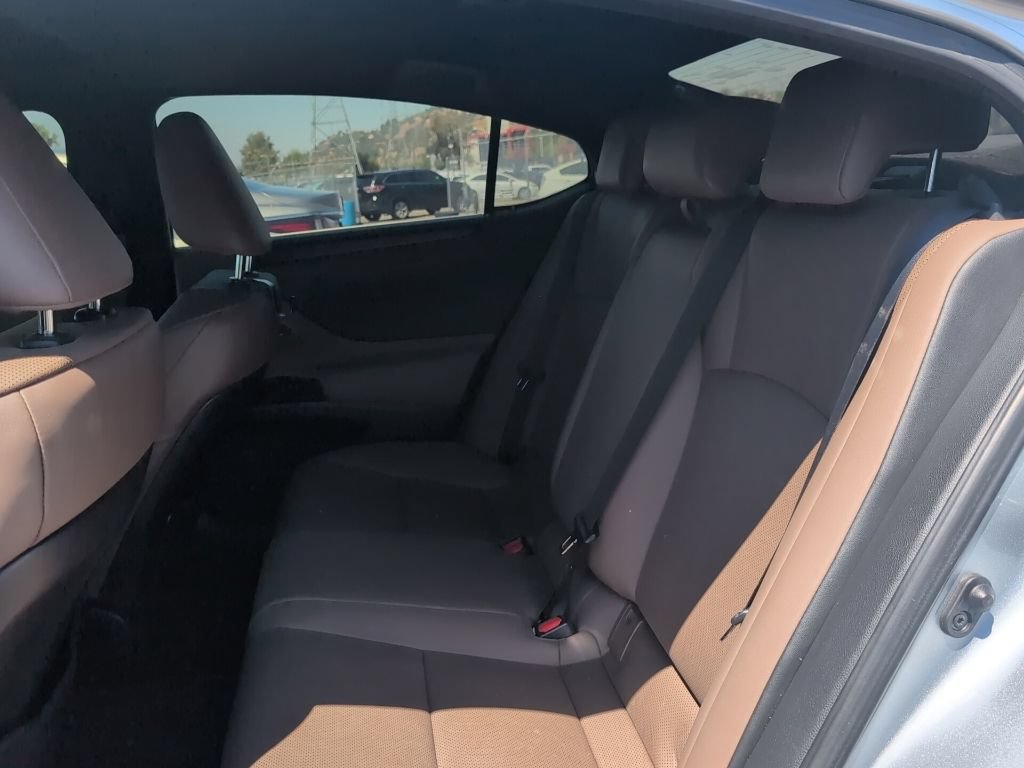 Used 2023 Lexus ES 350 w/ Premium Package FWD image 9