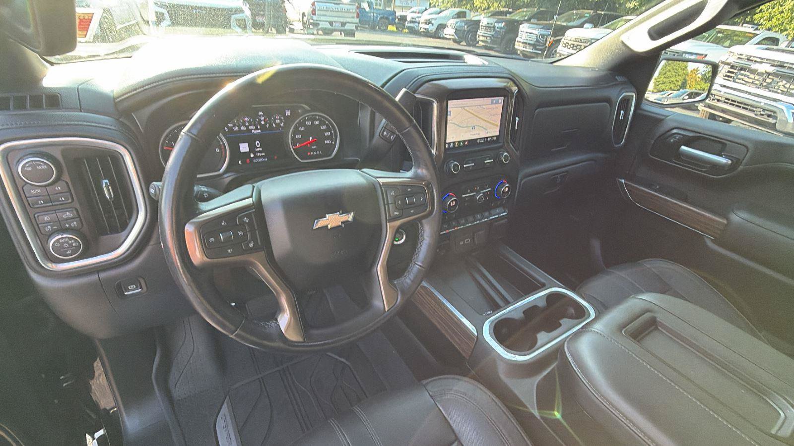 Used 2021 Chevrolet Silverado 1500 High Country w/ Technology Package AWD/4WD image 4