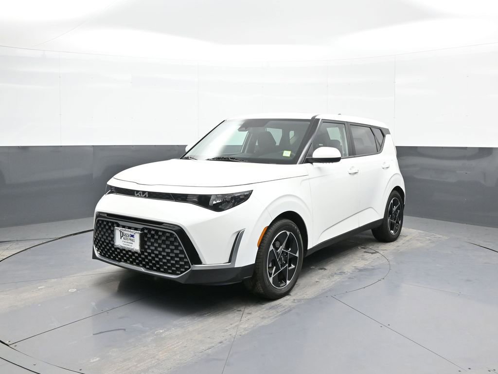 Certified 2023 Kia Soul EX image 1