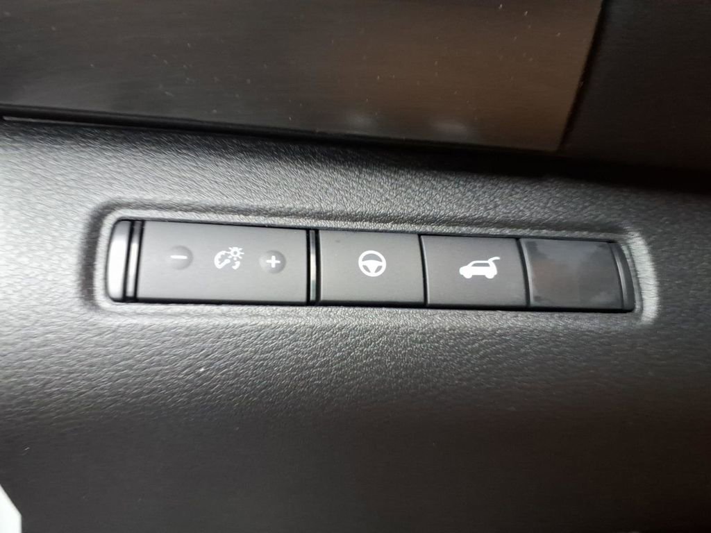 New 2026 Nissan Pathfinder SL image 18