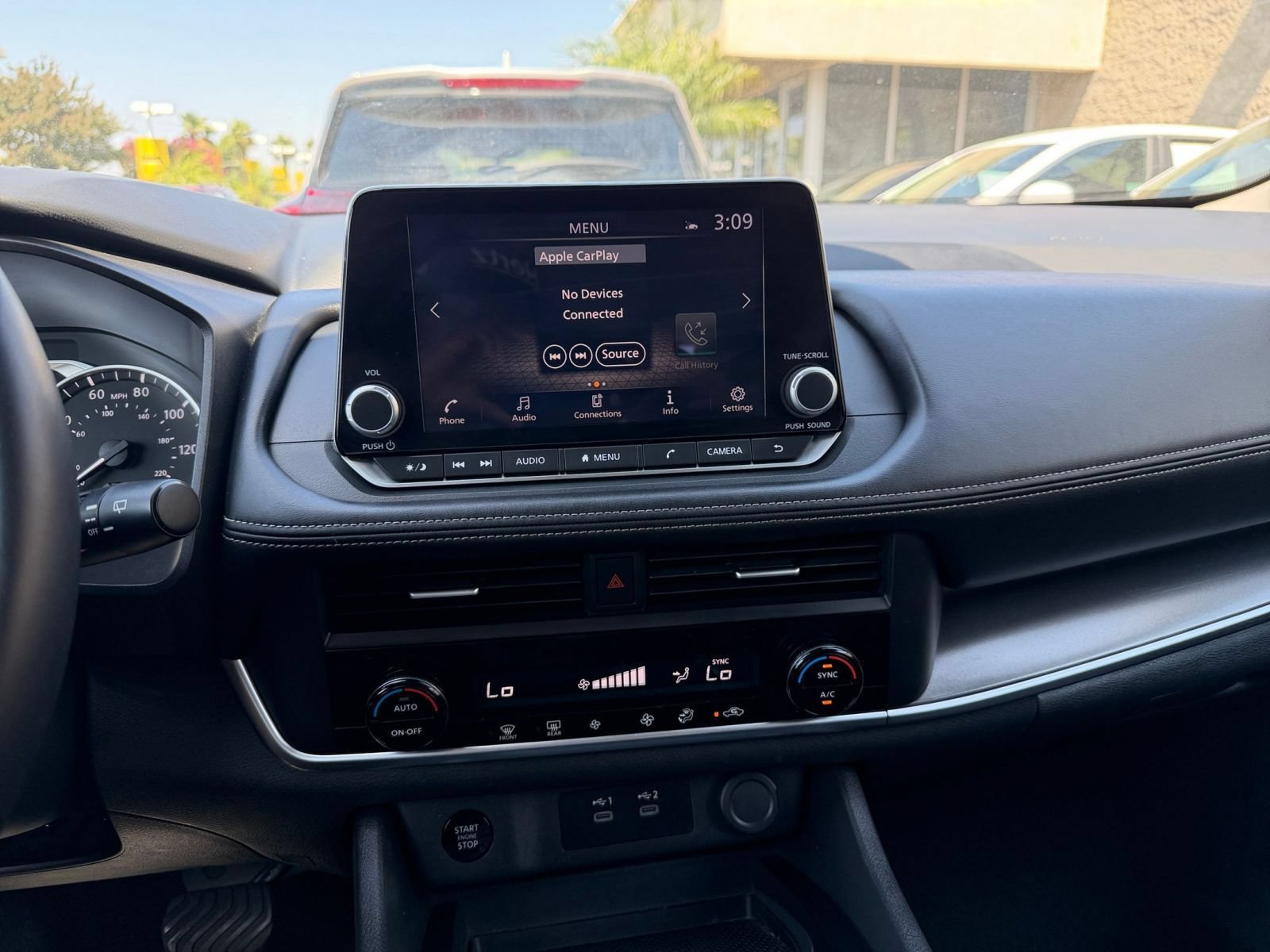 Used 2025 Nissan Rogue SV FWD image 17